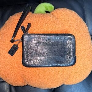 💋Coach wristlet genuine leather